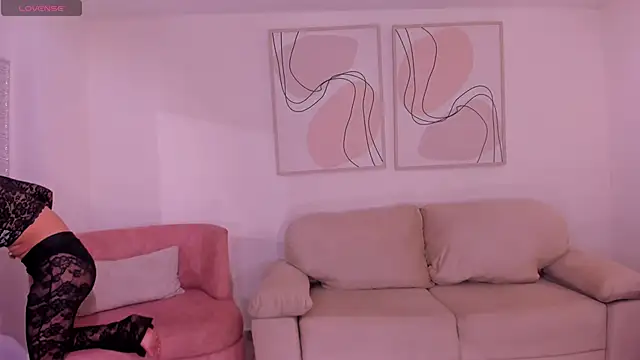 MariaHerrera  online show from November 13, 2025, 9:51 pm