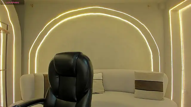 Snapshot of ArianaDumont chatting on March 4, 2026, 11:29 am ArianaDumont online show from March 4, 2026, 11:29 am