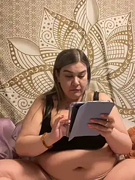 Snapshot of LolaBeretta chatting on March 5, 2025, 2:36 am LolaBeretta online show from March 5, 2025, 2:36 am