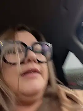 Snapshot of LolaBeretta chatting on October 13, 2025, 7:59 pm LolaBeretta online show from October 13, 2025, 7:59 pm
