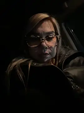 Snapshot of LolaBeretta chatting on December 7, 2024, 1:52 am LolaBeretta online show from December 7, 2024, 1:52 am