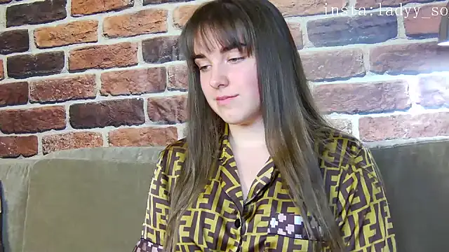 Snapshot of Sofia_Hugs chatting on November 20, 2025, 8:42 pm Sofia Hugs online show from November 20, 2025, 8:42 pm