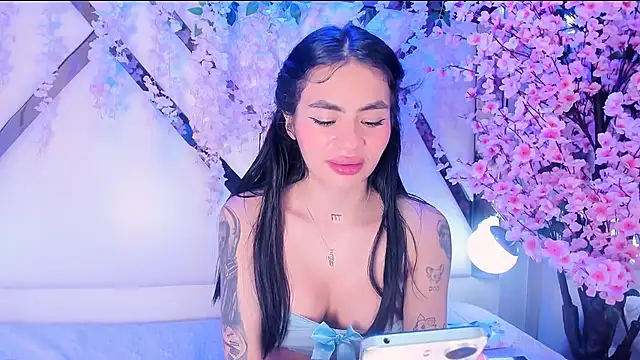 Michellespencer online show from April 21, 2026, 1:42 am