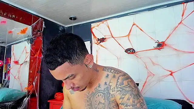 Snapshot of Damian09_ chatting on October 28, 2025, 4:35 am Damian09 online show from October 28, 2025, 4:35 am