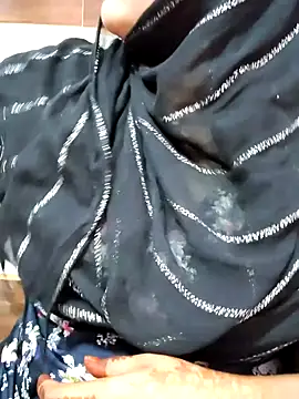 Snapshot of Indian-Nazia chatting on October 10, 2025, 6:14 am Indian-Nazia online show from October 10, 2025, 6:14 am