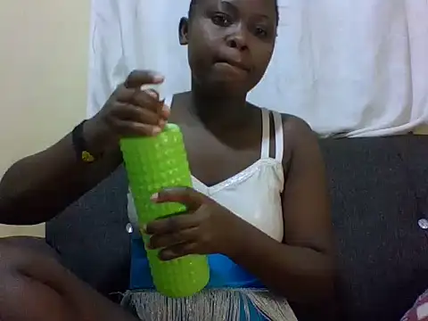 Snapshot of Sweetcecie01 chatting on July 18, 2026, 11:35 pm Sweetcecie01 online show from July 18, 2026, 11:35 pm
