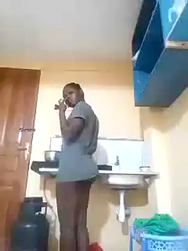 Snapshot of Sweetcecie01 chatting on November 23, 2025, 12:42 am Sweetcecie01 online show from November 23, 2025, 12:42 am