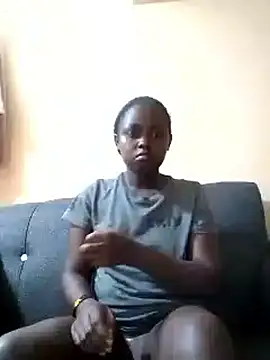 Snapshot of Sweetcecie01 chatting on November 12, 2025, 9:29 pm Sweetcecie01 online show from November 12, 2025, 9:29 pm