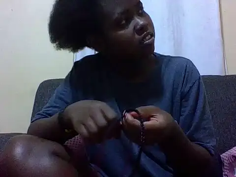 Sweetcecie01 online show from May 7, 2026, 8:45 pm