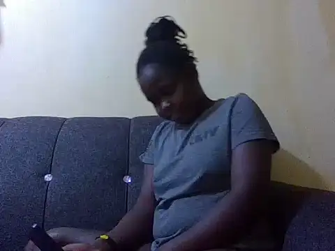 Snapshot of Sweetcecie01 chatting on December 14, 2025, 7:19 pm Sweetcecie01 online show from December 14, 2025, 7:19 pm