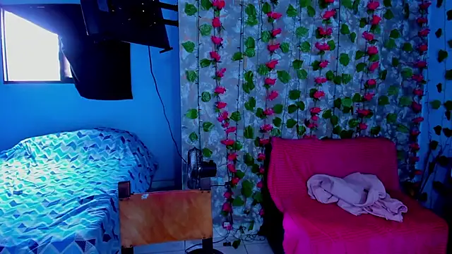 Snapshot of AngelaCoffee chatting on May 7, 2026, 6:33 pm AngelaCoffee online show from May 7, 2026, 6:33 pm