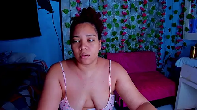AngelaCoffee online show from May 5, 2026, 2:47 am