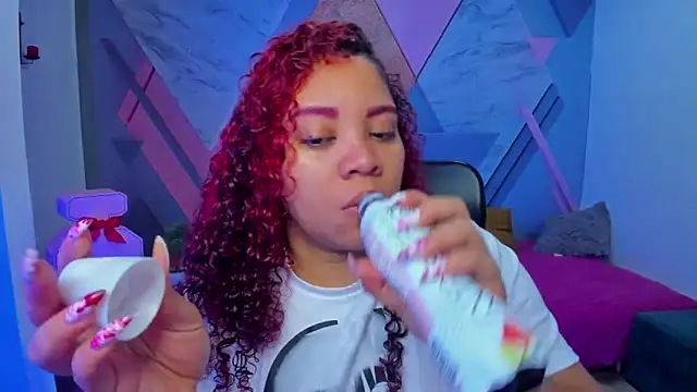 Snapshot of AngelaCoffee chatting on November 9, 2025, 12:58 am AngelaCoffee online show from November 9, 2025, 12:58 am