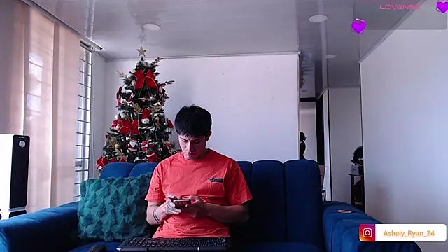 ashely ryan24 online show from November 21, 2025, 6:07 pm