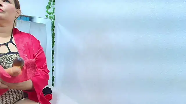 Snapshot of Rachele_x chatting on November 14, 2025, 12:31 pm Rachele x online show from November 14, 2025, 12:31 pm