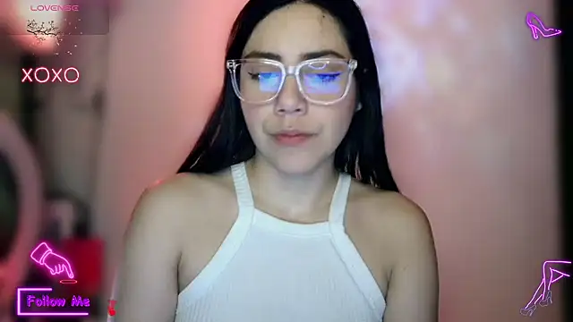 Snapshot of LauGrayJ chatting on December 4, 2025, 11:15 pm LauGrayJ online show from December 4, 2025, 11:15 pm