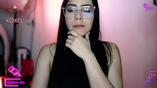 Snapshot of LauGrayJ chatting on November 23, 2025, 5:28 am LauGrayJ online show from November 23, 2025, 5:28 am