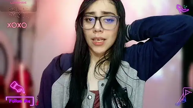 Snapshot of LauGrayJ chatting on December 16, 2025, 7:23 am LauGrayJ online show from December 16, 2025, 7:23 am