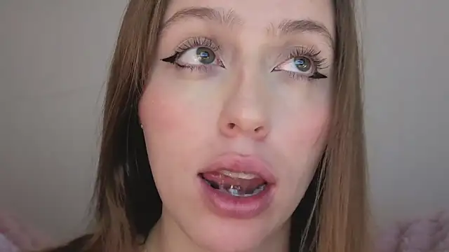 Snapshot of SofiaGc chatting on October 8, 2025, 3:52 am SofiaGc online show from October 8, 2025, 3:52 am