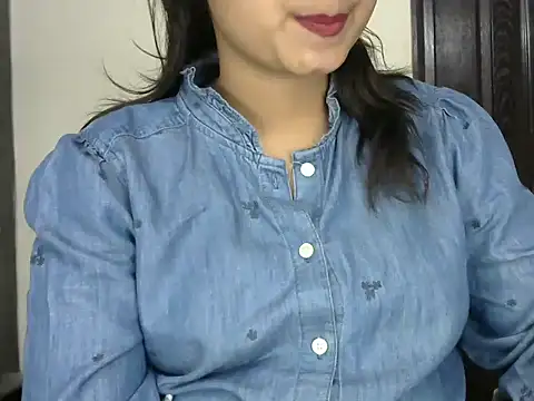 HOT-LOVELY online show from February 18, 2025, 7:52 pm