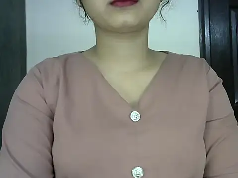 HOT-LOVELY online show from February 4, 2025, 3:33 am