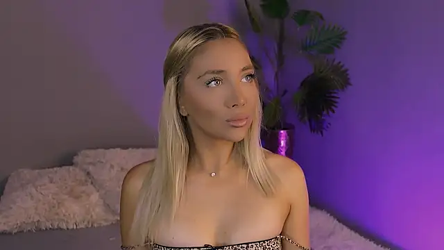 Snapshot of Jessielle chatting on July 7, 2026, 7:23 am Jessielle online show from July 7, 2026, 7:23 am