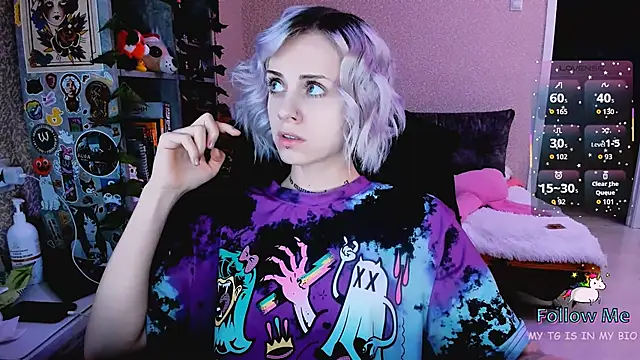 Snapshot of NaniMoore chatting on December 3, 2025, 7:57 pm NaniMoore online show from December 3, 2025, 7:57 pm