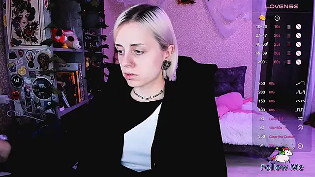 Snapshot of NaniMoore chatting on October 23, 2025, 8:02 am NaniMoore online show from October 23, 2025, 8:02 am