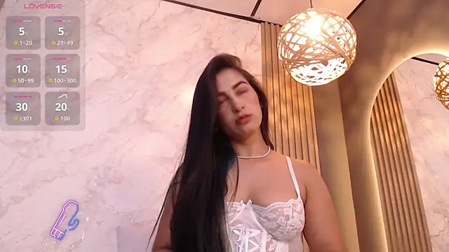 Snapshot of Thayssa_ross chatting on August 6, 2026, 2:56 pm Thayssa ross online show from August 6, 2026, 2:56 pm