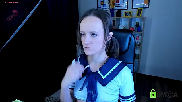 FrancescaCollins online show from November 18, 2025, 2:42 pm