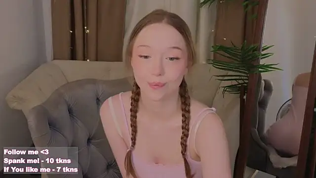 Snapshot of VioletMills chatting on March 19, 2025, 9:37 pm VioletMills online show from March 19, 2025, 9:37 pm