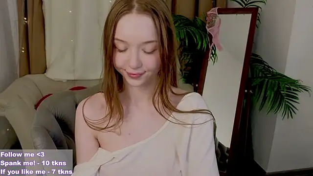 Snapshot of VioletMills chatting on February 23, 2025, 8:55 pm VioletMills online show from February 23, 2025, 8:55 pm