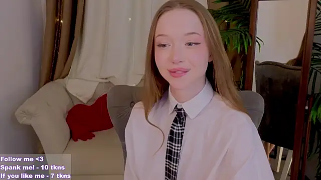 Snapshot of VioletMills chatting on February 21, 2025, 3:34 am VioletMills online show from February 21, 2025, 3:34 am