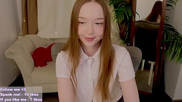 Snapshot of VioletMills chatting on February 22, 2025, 9:04 pm VioletMills online show from February 22, 2025, 9:04 pm