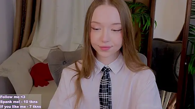 Snapshot of VioletMills chatting on February 20, 2025, 8:58 pm VioletMills online show from February 20, 2025, 8:58 pm