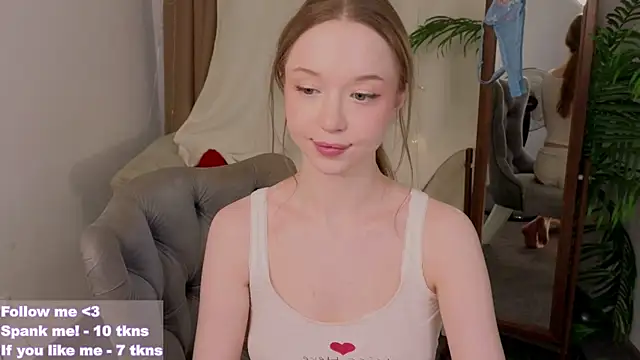 Snapshot of VioletMills chatting on March 7, 2025, 3:51 am VioletMills online show from March 7, 2025, 3:51 am