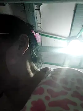 Snapshot of clarita_01 chatting on December 5, 2025, 3:05 am clarita 01 online show from December 5, 2025, 3:05 am