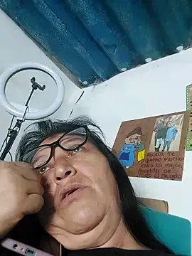 Snapshot of clarita_01 chatting on June 3, 2026, 2:33 pm clarita 01 online show from June 3, 2026, 2:33 pm