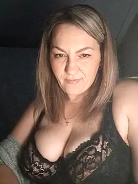 Snapshot of Ant0nina chatting on January 22, 2025, 10:37 pm Ant0nina online show from January 22, 2025, 10:37 pm