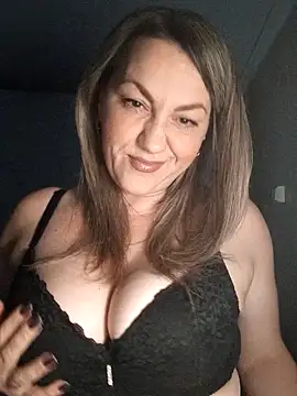Snapshot of Ant0nina chatting on December 1, 2024, 10:15 pm Ant0nina online show from December 1, 2024, 10:15 pm