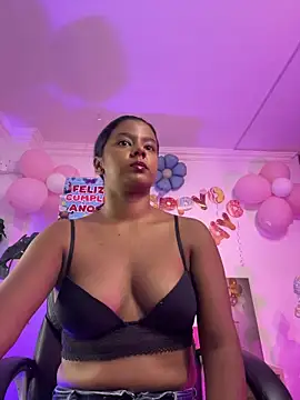 Snapshot of JANYLOVE__ chatting on June 25, 2026, 10:53 am JANYLOVE online show from June 25, 2026, 10:53 am