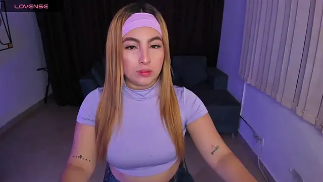 Snapshot of SusyAmis chatting on November 1, 2025, 3:35 am SusyAmis online show from November 1, 2025, 3:35 am