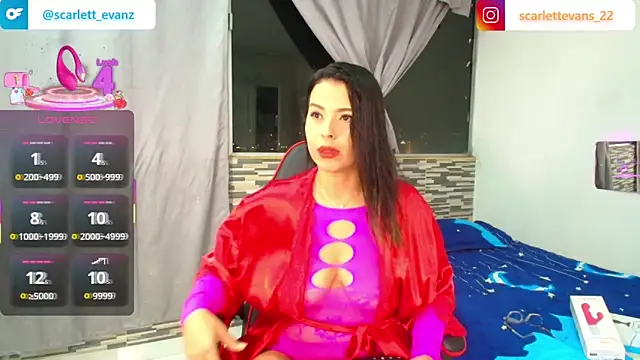 Snapshot of Scarlett_Evanz chatting on April 7, 2026, 12:56 am Scarlett Evanz online show from April 7, 2026, 12:56 am