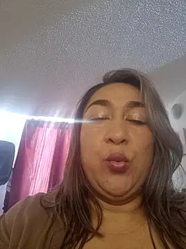 Snapshot of kitty_84 chatting on October 25, 2025, 6:19 pm kitty 84 online show from October 25, 2025, 6:19 pm