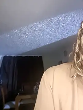 Snapshot of kitty_84 chatting on November 20, 2025, 9:21 am kitty 84 online show from November 20, 2025, 9:21 am