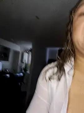 Snapshot of kitty_84 chatting on November 9, 2025, 9:19 pm kitty 84 online show from November 9, 2025, 9:19 pm