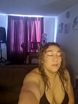 Snapshot of kitty_84 chatting on November 8, 2025, 2:53 pm kitty 84 online show from November 8, 2025, 2:53 pm