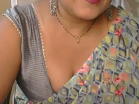 Snapshot of Cute_Ruhi99 chatting on November 4, 2025, 5:55 am Cute Ruhi99 online show from November 4, 2025, 5:55 am