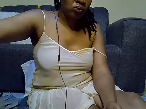 Snapshot of Sexy_Kezzy chatting on July 16, 2026, 8:33 am Sexy Kezzy online show from July 16, 2026, 8:33 am