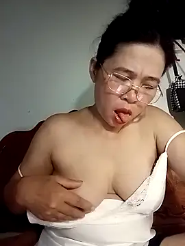 Sexy-asslove90 online show from September 24, 2025, 1:39 pm